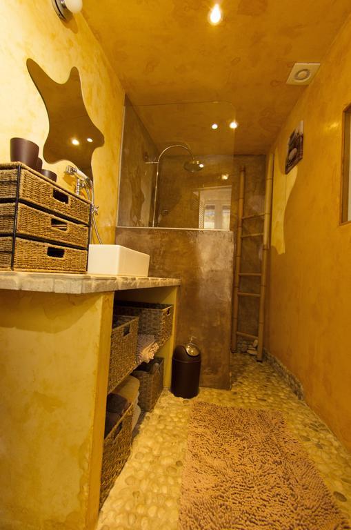 Gite Fa Mille Maison Bleu Robion en Luberon Экстерьер фото