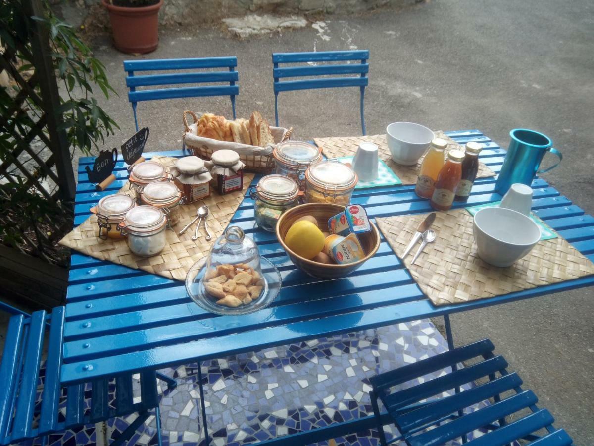 Gite Fa Mille Maison Bleu Robion en Luberon Экстерьер фото