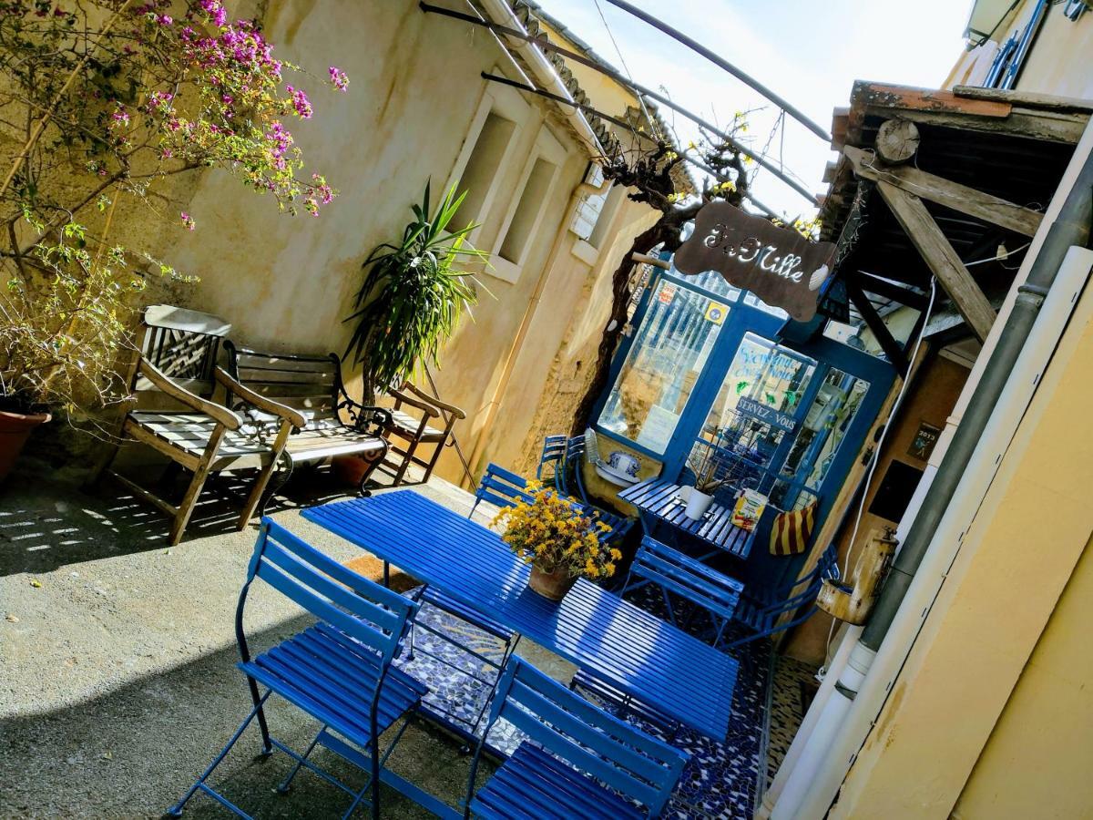 Gite Fa Mille Maison Bleu Robion en Luberon Экстерьер фото
